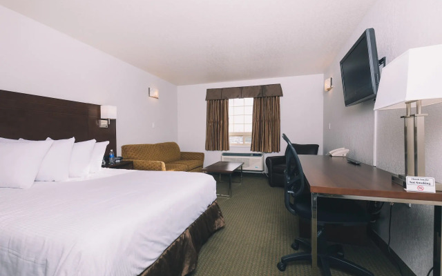 Service Plus Inn and Suites - Grande Prairie