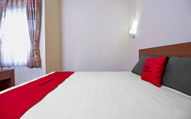RedDoorz near Trans Studio Mall 2