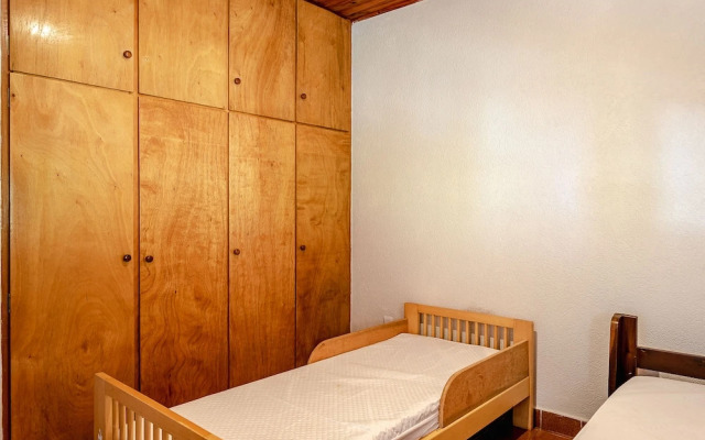 Sítio com piscina e lagoa particular