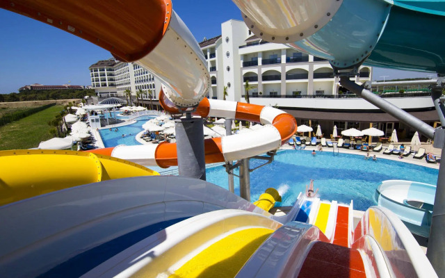 Port River Hotel & Spa