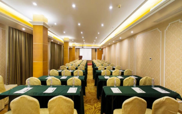 Vienna Hotel (Guangzhou Huawei R&D Center Songnan Branch)