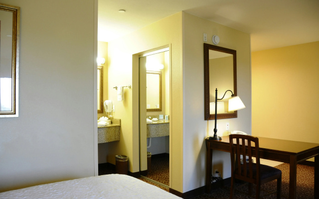 Hampton Inn & Suites Red Bluff