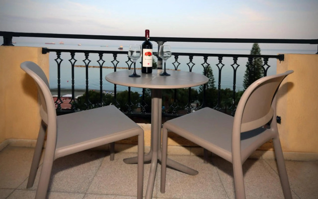 Pier Beach Hotel Apartments