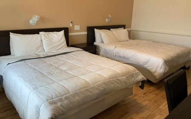 Harbourview Inn & Suites