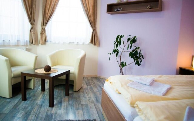 Penzion - Restaurace Na Mýtě