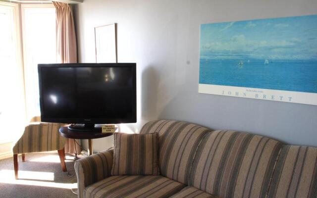 Brigantine Inn & Suites