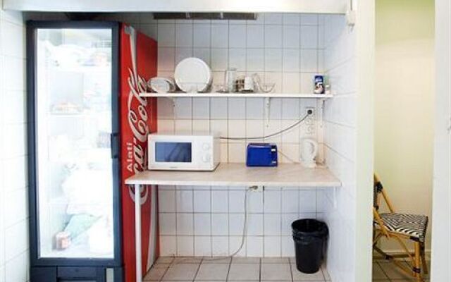 16 Euro Hostel