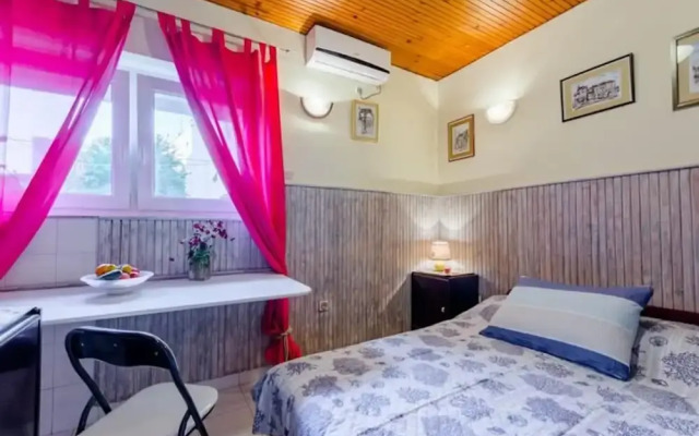 Studio Apartment Silvana - Studio Apartmen Near the Park