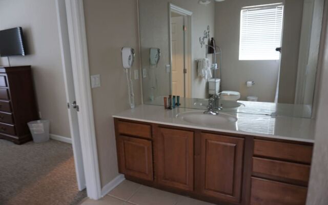 Universal Studio's Area Apt by CozyKey