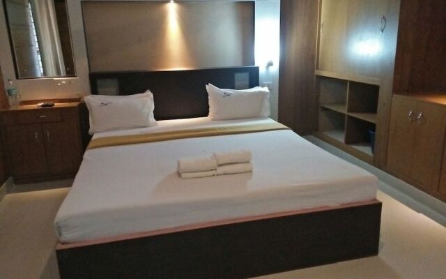 Black Beach Resort