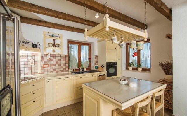 Stunning Home in Icici With Sauna, Wifi and 4 Bedrooms