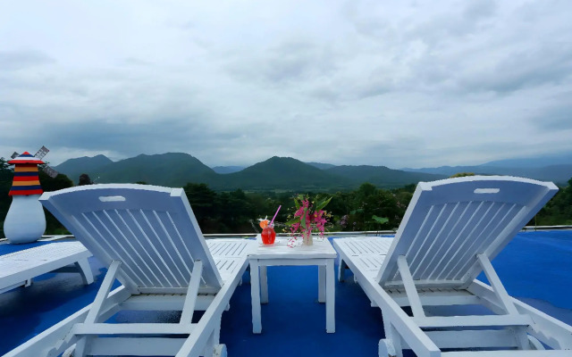 E-outfitting Pai Resort