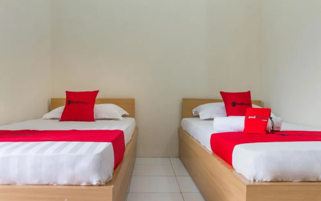 RedDoorz near Universitas Siliwangi Tasikmalaya