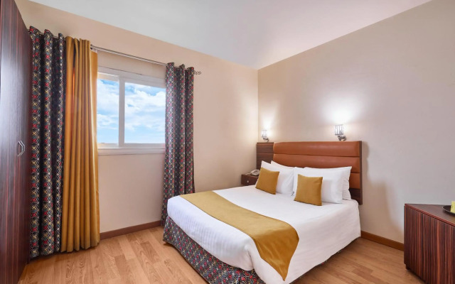 Golden Carven Hotel
