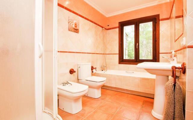 Spacious Mansion in Alaró With Swimming Pool