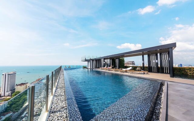 The Base Central Pattaya by Favstay