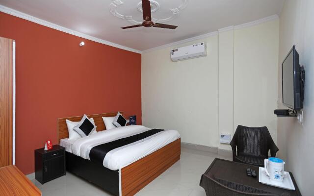 OYO 10877 Hotel R K Residency