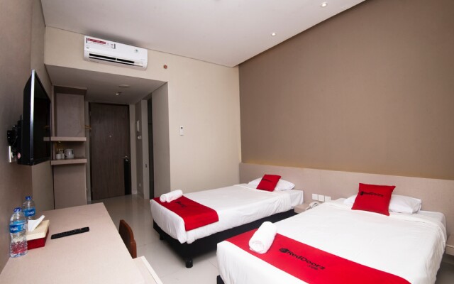 RedDoorz Plus @ Jakarta International Equestrian Park
