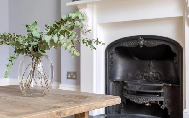 Two Bed Notting Hill Gem