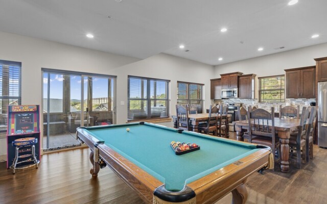 Lakefront Haven 9 Bedroom Home by RedAwning