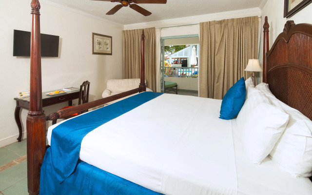 Savannah Beach Club Hotel
