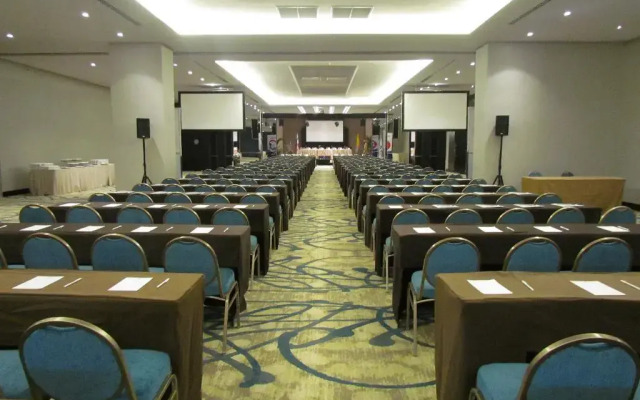 Renaissance Panama City Hotel