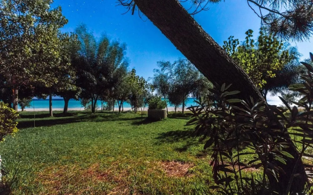 Romantic Beachfront Getaway