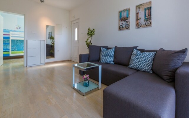 Apartment Mirta