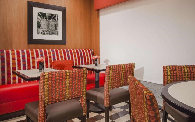 Hampton Inn Madison East Towne Mall Area