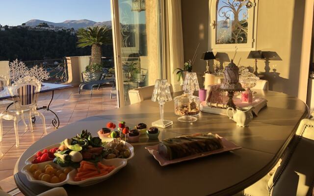 Les Grimaldines - Maison d'Hotes C 2 Bis