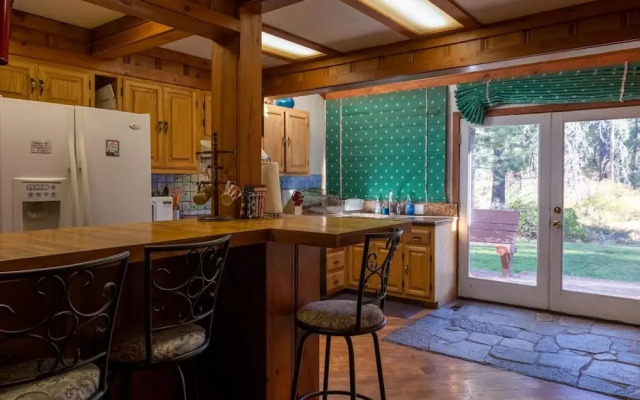 Sotoyone Ave Criterion 11 - Tennenbaum