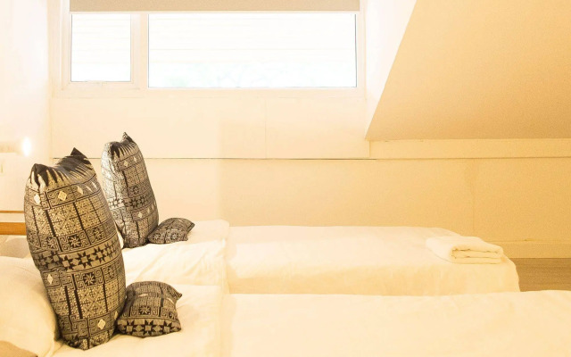 Two Gals And The Pig Boutique Hostel