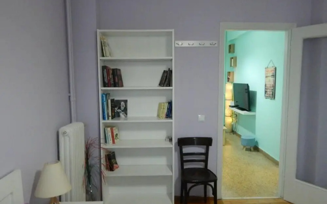 2 Bed Flat - Sleeps 3 - Parking - Wifi