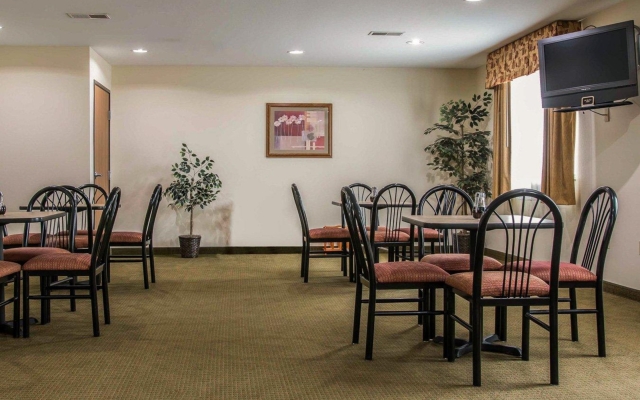 Comfort Suites Canton - Detroit