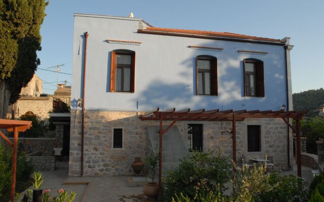 Traditional Hotel  IANTHE