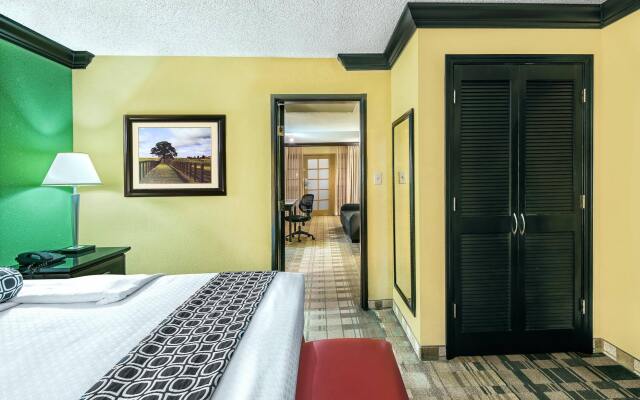 Crowne Plaza Suites Houston Southwest