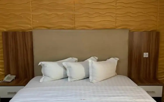 Royal Marquis Hotel