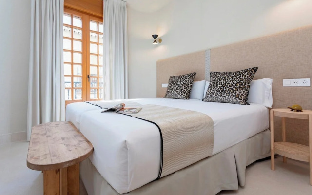 Bright Apartment in Seville. Tomás de Ibarra II