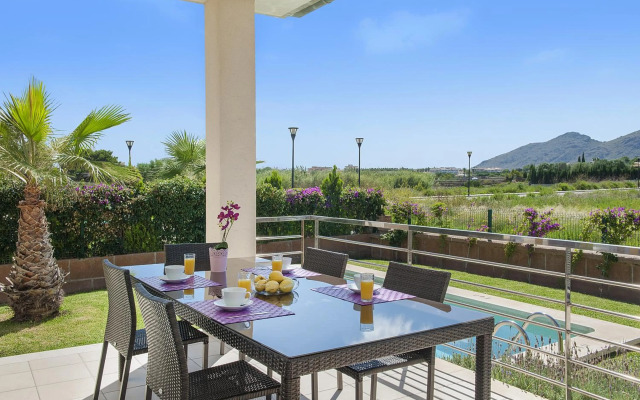 Villa Marisa II