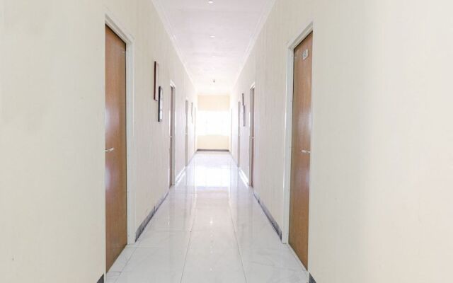 OYO 888 Grand Ijen Guest House