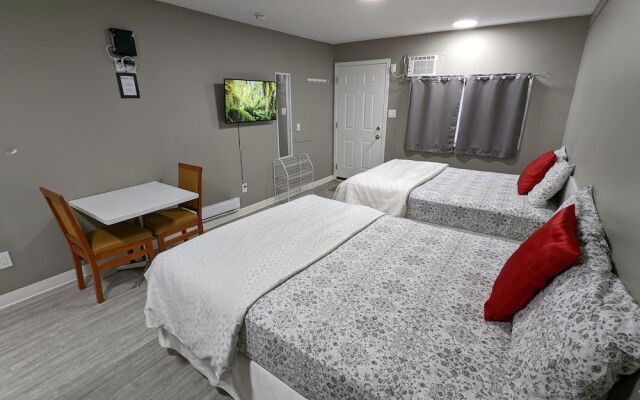 Riverside Motel & Suites