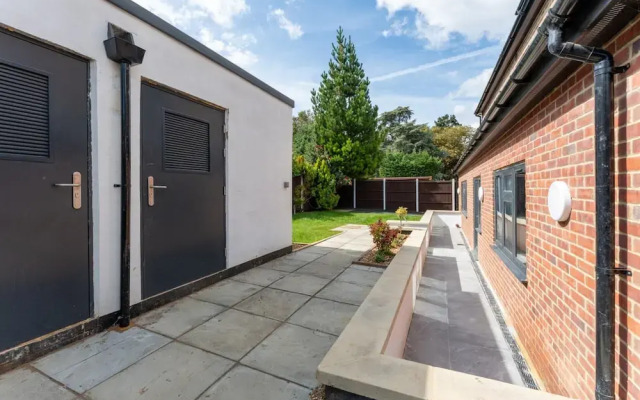 Stunning 1-bed Apartment in Purley