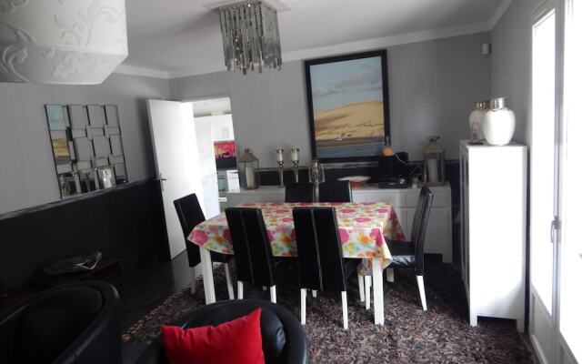 Villa avec piscine proche port Ostréicole