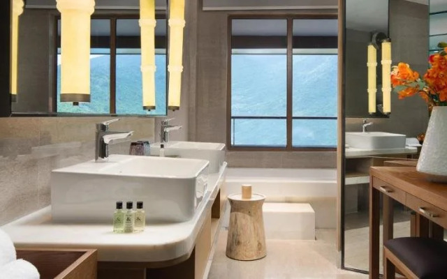 La Fountain Hotel  Resort