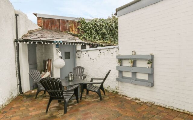1 Sandy Lane, Chester