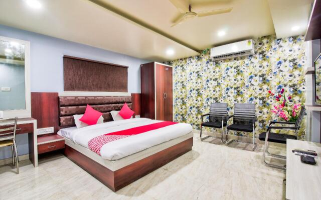 OYO 24872 Hotel Golden Fiesta