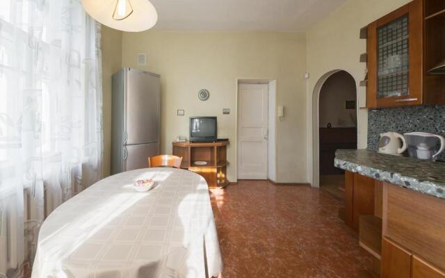 Versal Na Brestskoy Living Quarters