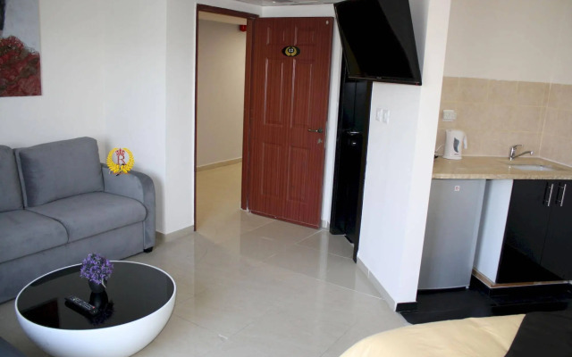 Rich Royal Suites