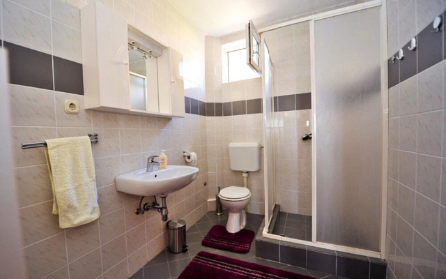 Danka - Free Parking and Grill - A1