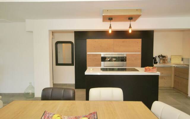 A hidden paradise in the beautiful surroundings of Saint-Remy-de-Provence!